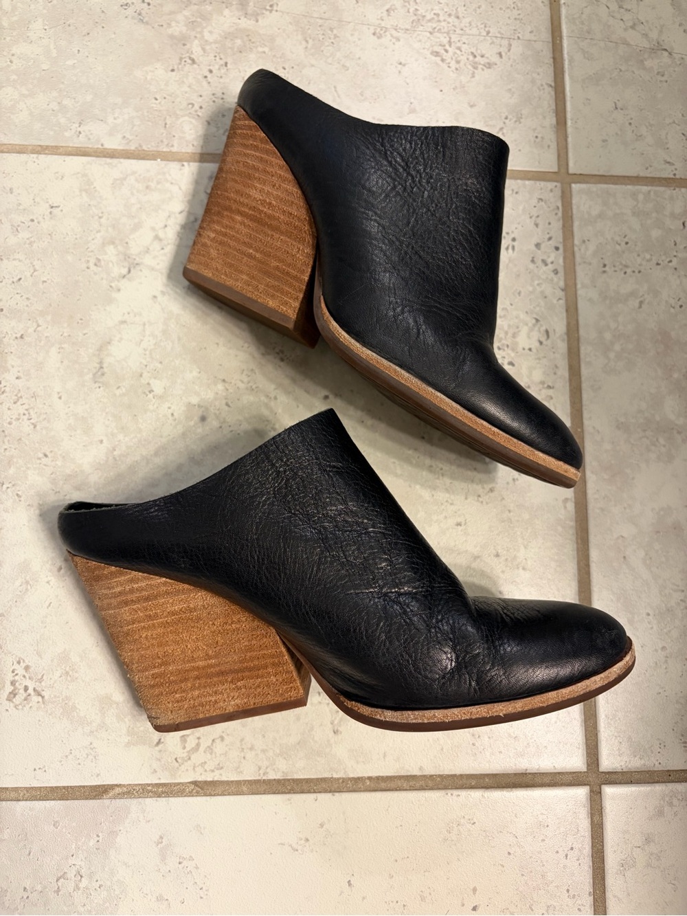 Kork-Ease | Challis Black Leather Mule Clog with Stacked Wood-Effect Heel | Sz 9